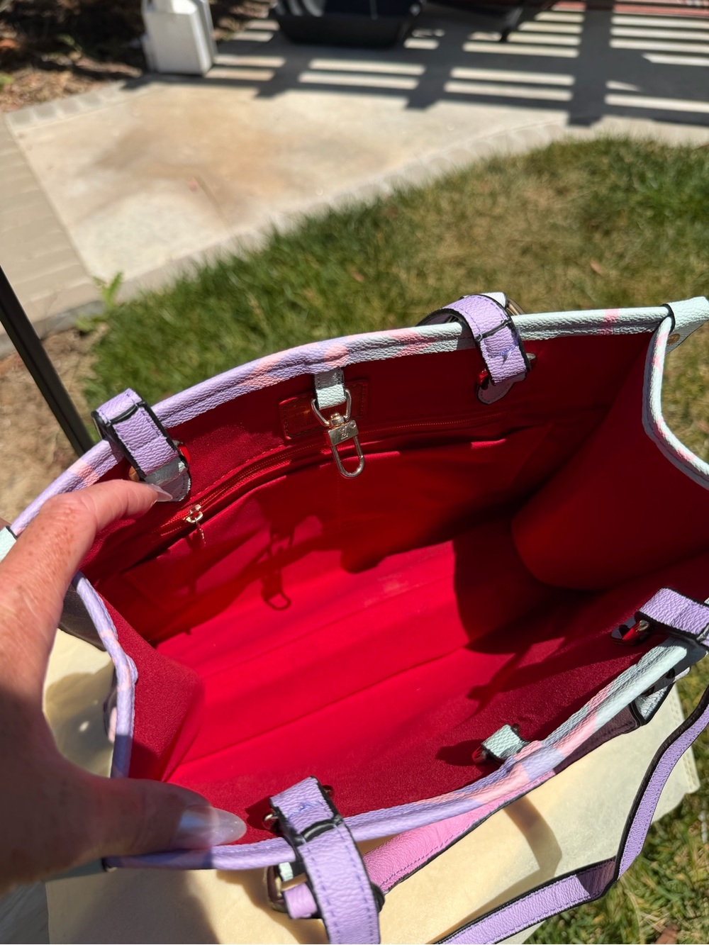 Gradient Monogram Bag - Picture 10 of 12